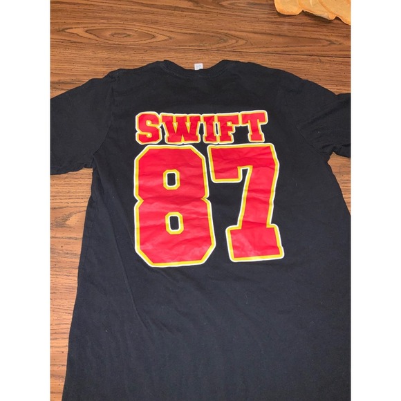 Swift 87 Chiefs ERA TShirt Travis Kelce Taylor Swift Kansas City Fan Tee Women's - Picture 4 of 5
